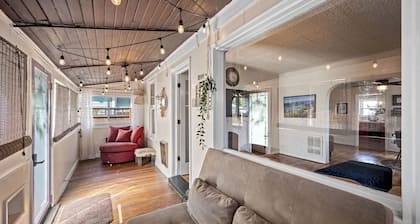 Hot Tub + Heated Igloo • Walk to Breweries • Midtown CDA Cottage