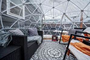 Property grounds - Midtown CDA Cottage w/ Private Hot Tub & Heated Igloo, Walk to Breweries (Coeur d'Alene)