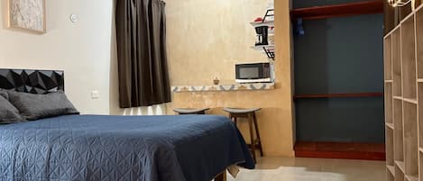 1 slaapkamer, een strijkplank/strijkijzer, wifi, beddengoed