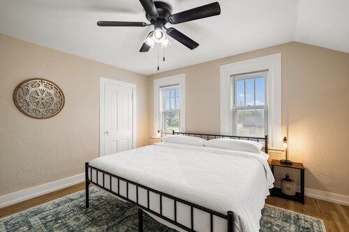 Elkhart Lake, WI home close to lake, downtown, and Road America racetrack