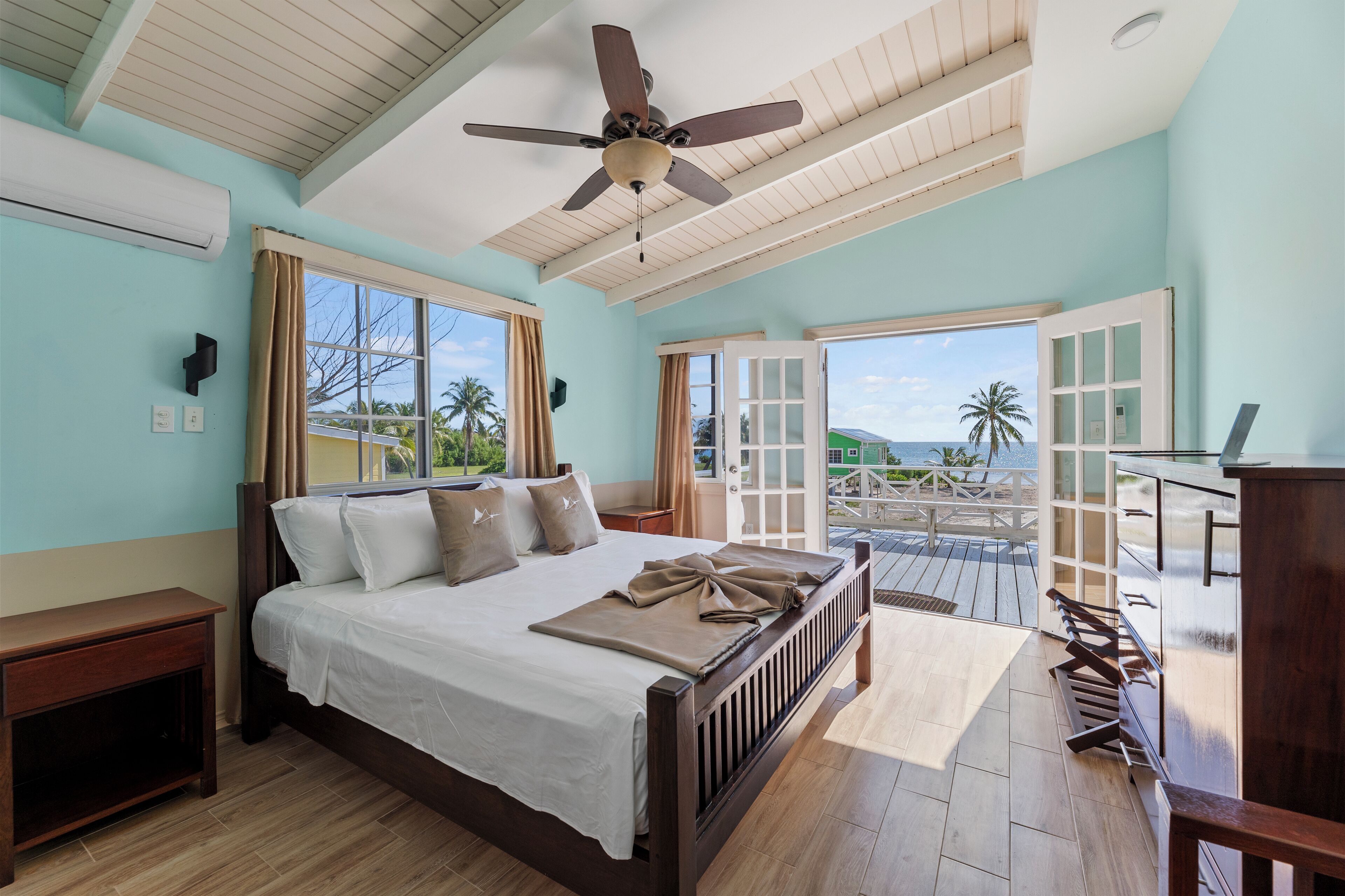 객실 내 금고, 무료 WiFi, 침대 시트