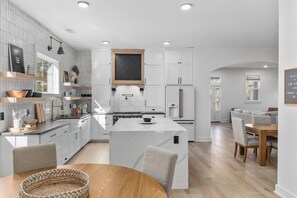 Fridge, microwave, oven, stovetop - Low Country Lux | Pool, Pickleball, Golf Cart to Beach (Pawleys Island)