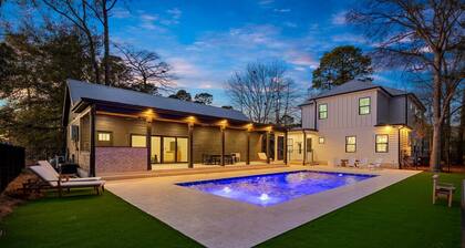 Luxury Estate: Heated Pool, Pickleball, Golf View