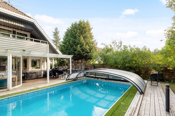 Piscine extérieure, piscine chauffée