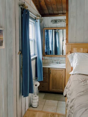 4 多间卧室、熨斗/熨衣板、旅行婴儿床、上网接入