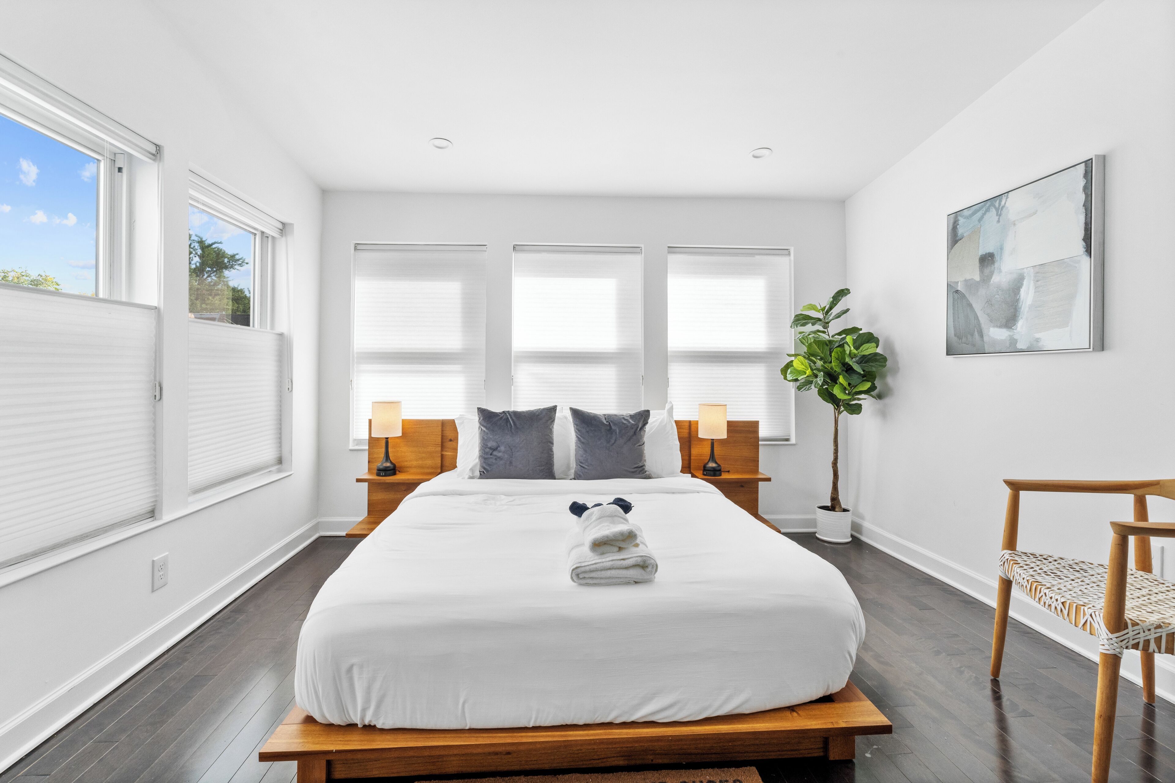 6 bedrooms, iron/ironing board, free WiFi, bed sheets