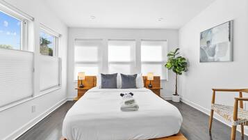 6 bedrooms, iron/ironing board, free WiFi, bed sheets