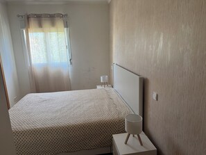 2 habitaciones, tabla de planchar con plancha y wifi gratis 