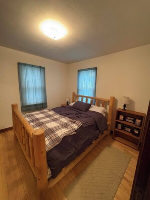 2 chambres, fer et planche à repasser, lit parapluie, Wi-Fi gratuit