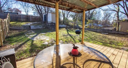 Spacious Stay for 16 - Central Fort Worth