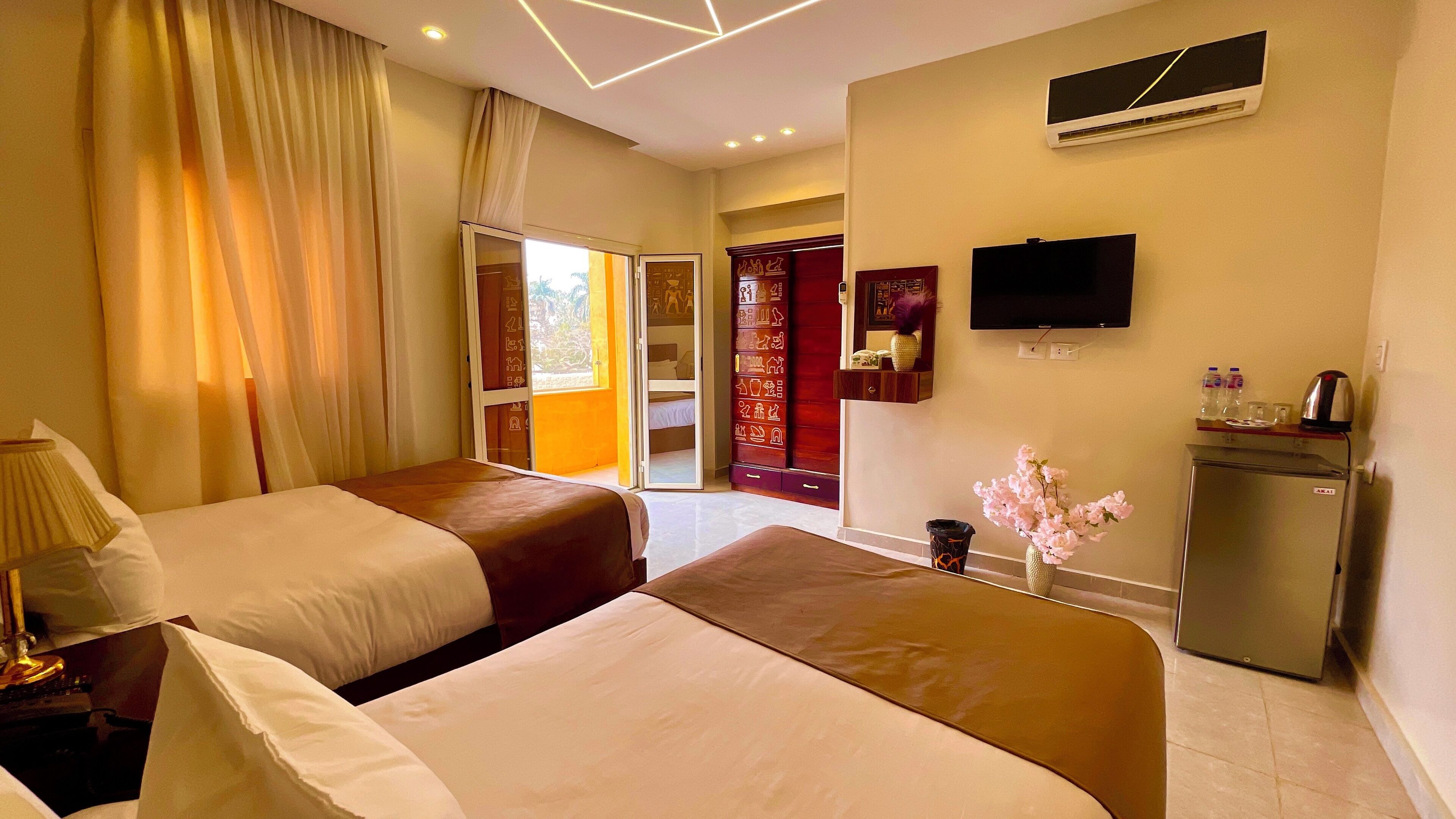 Photo - NEMES Pyramids View INN