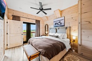 5 bedrooms, iron/ironing board, free WiFi, bed sheets