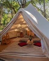 小屋, 1 张双人床, 花园景观 | 1 多间卧室、遮光窗帘、免费 WiFi、床单