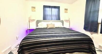 Cozy Thomasville Stay-Fast WiFi & Private Carport