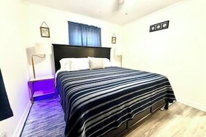 2 chambres, fer et planche à repasser, Wi-Fi gratuit, draps fournis