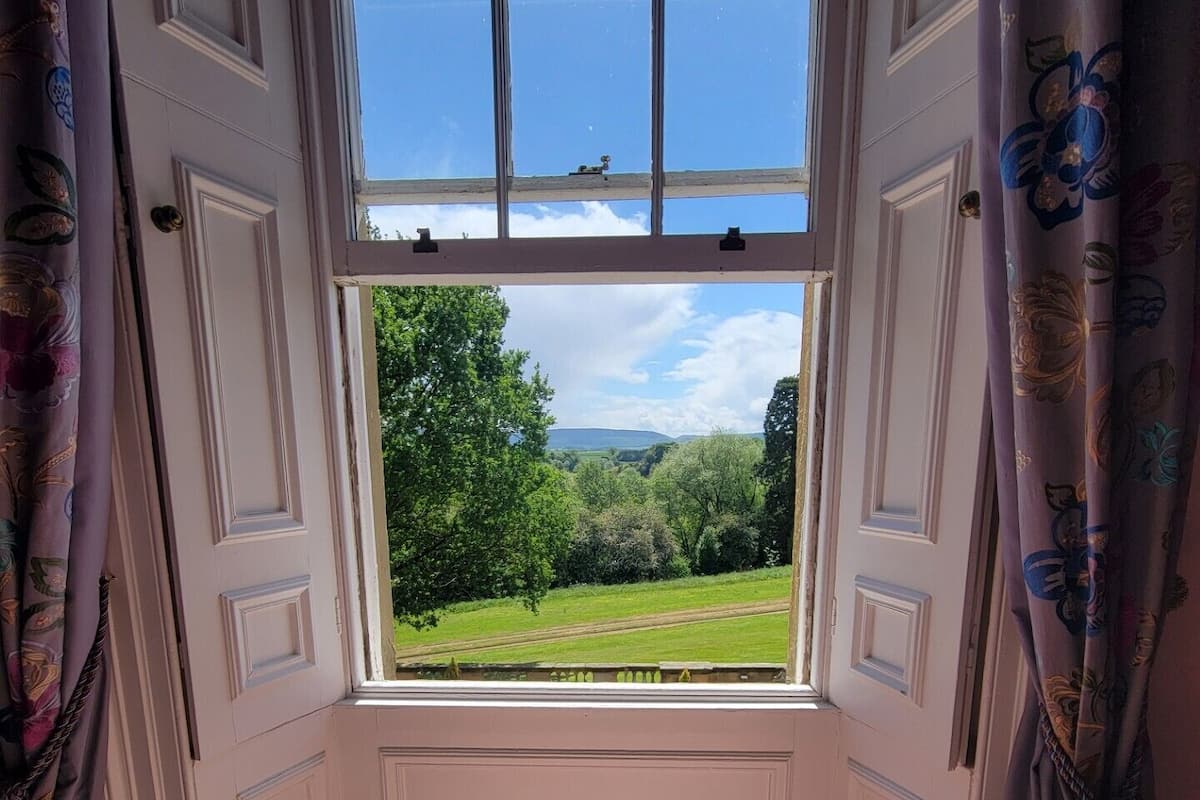 Camera doppia, vista giardino | 1 camera, biancheria da letto di alta qualità, una cassaforte in camera