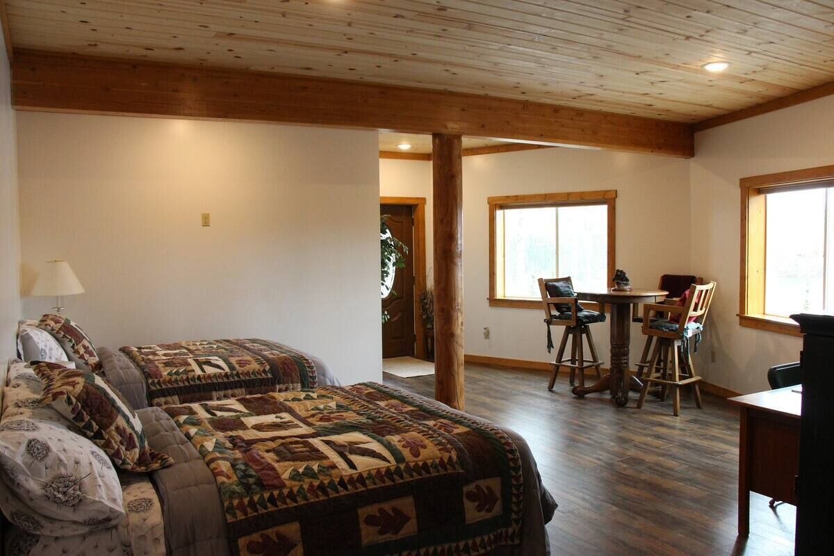 1 habitación, escritorio, tabla de planchar con plancha y wifi 