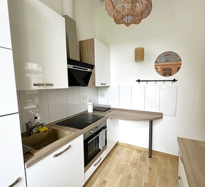 Refrigerador, horno, parrilla de estufa y lavavajillas 