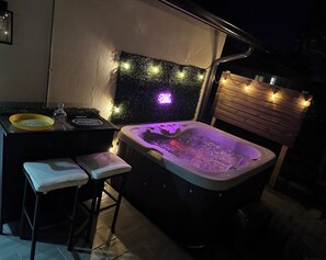 Bain à remous extérieur