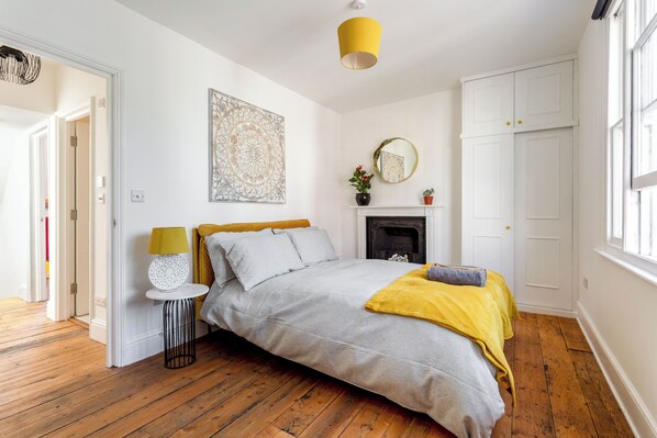 3 chambres, fer et planche à repasser, Wi-Fi, draps fournis