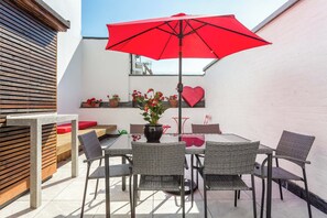 屋外ダイニングエリア