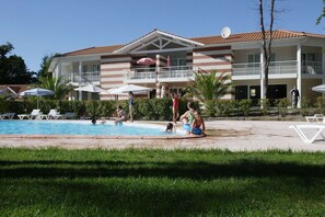 Exterior - 052 - Terraced house pleasantly located in the heart of a wooded park (SOULAC SUR MER)