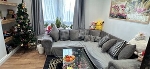 Smart TV - Fresh Apartment & Parking (London)