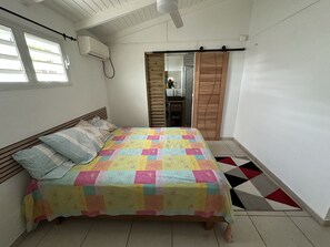 1 室のベッドルーム、アイロン / アイロン台、WiFi、ベッドシーツ