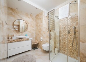 淋浴設備、風筒、提供毛巾