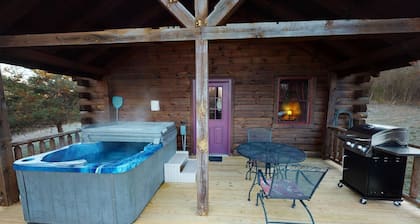 Evening Star Cabins, Secluded and peaceful in charming Hocking Hills