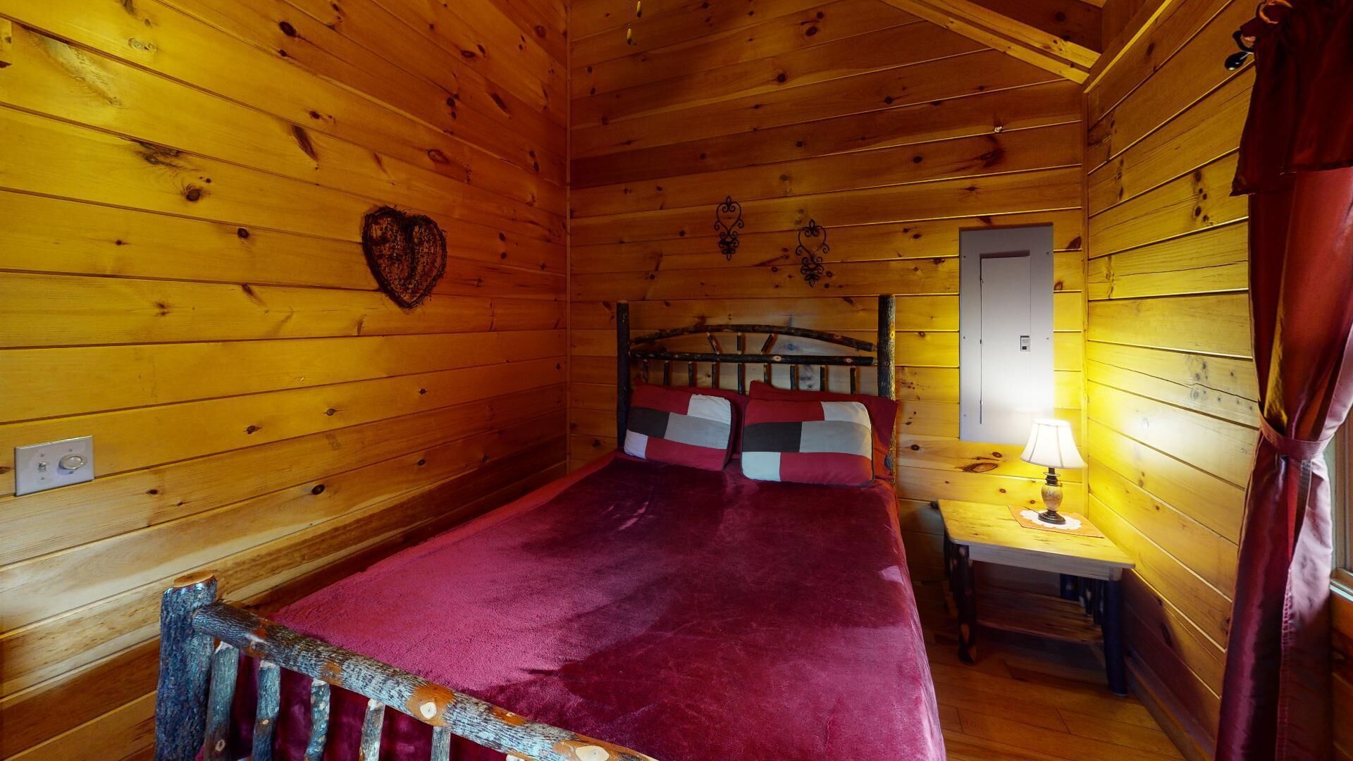 1 quarto, ferros/tábuas de passar roupa, roupa de cama