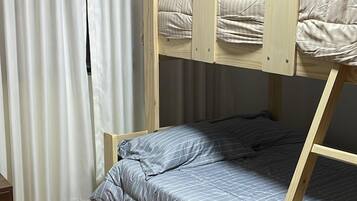 6 bedrooms, WiFi, bed sheets