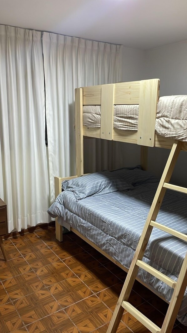 6 bedrooms, WiFi, bed sheets