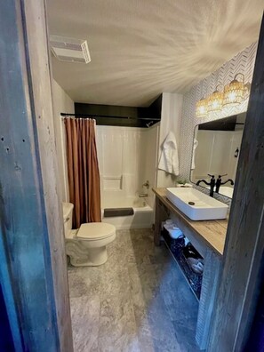 Shower, hair dryer, towels - Recently remodeled family home with large fenced in back yard, Full size kitchen, 2 full bathrooms, Bedroom 1 has a king size bed, Bedroom 2 has a queen size bed. The flex space has a trundle bed with 2 twins. (Philipsburg)