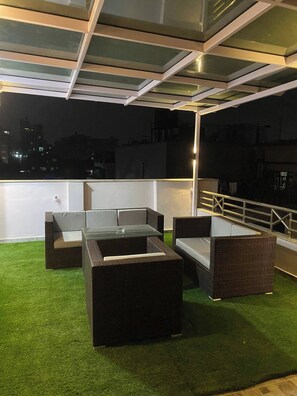 Apartment, 2 Bedrooms | Lounge