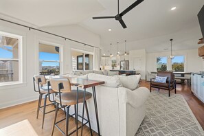 Smart TV - Wags & Waves: Sept. 18th Wk Reduced, Fri-Fri, Dog-friendly, Walk to Beach (Corolla)