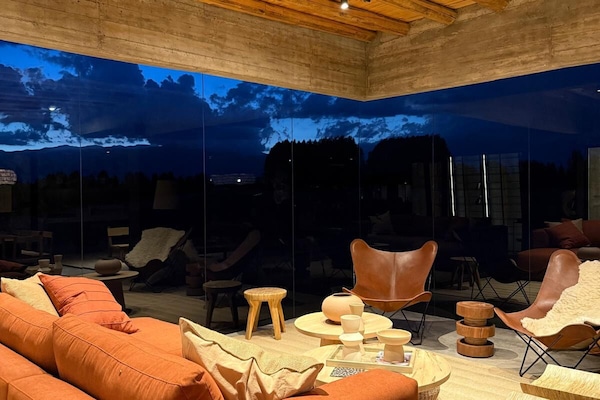 Cabaña familiar, vista al viñedo | Instalaciones de cocina compartida | Parrilla de estufa, cafetera y tetera, tostadora y utensilios de cocina