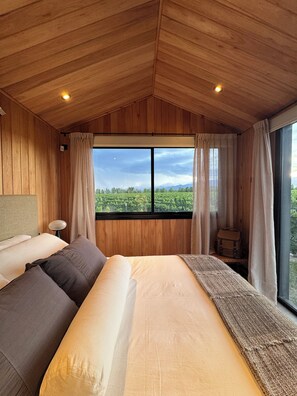 Premium bedding, down comforters, minibar, blackout drapes - Finca Boutique Un Buen Año (Eugenio Bustos)