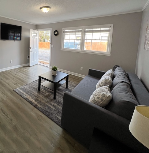 Apt. near Downtown - 2BR/1BA/3BE