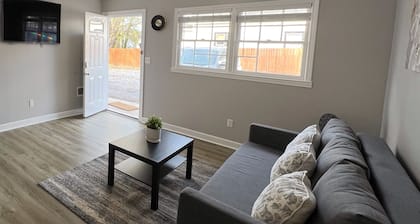 Apt. near Downtown - 2BR/1BA/3BE
