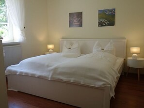 2 bedrooms, WiFi, bed sheets - Your vacation under thatch - Cosy first floor apartment in Wyk - Boldixumer Straße (Wyk auf Föhr)