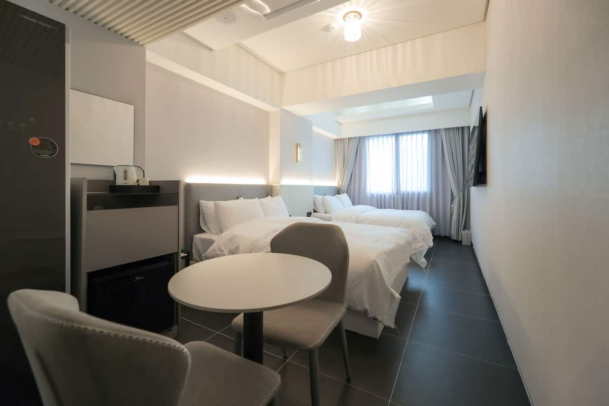 Deluxe Double or Twin Room | 1 bedroom, desk, laptop workspace, free WiFi