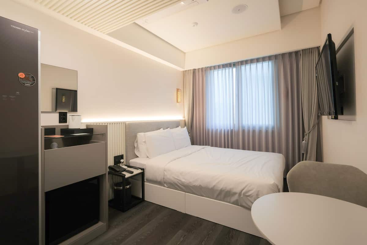 Superior Single Room | 1 bedroom, desk, laptop workspace, free WiFi
