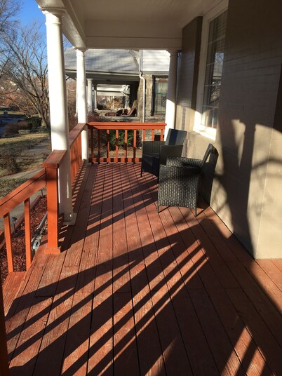 Charming 3-bedroom 2 bath house in Kansas City’s best location by plaza/downtown