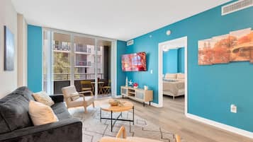 Smart TV, fireplace