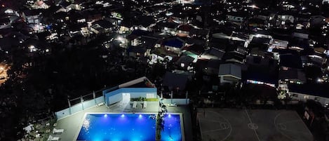 3 piscinas al aire libre