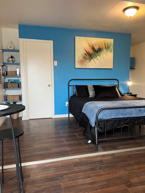 1 bedroom, WiFi, bed sheets