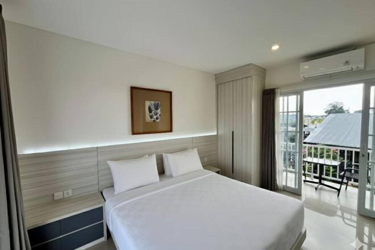 Ropa de cama de alta calidad, minibar, cortinas blackout y wifi gratis