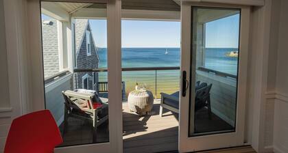 Oceanfront Rockport Getaway with Loft & Views