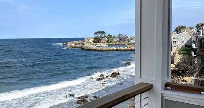 Oceanfront Rockport Getaway with Loft & Views